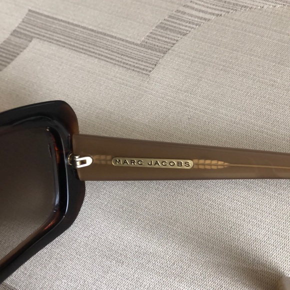 Marc Jacobs Oversized Sunglasses Tortoiseshell - Picture 3 of 8